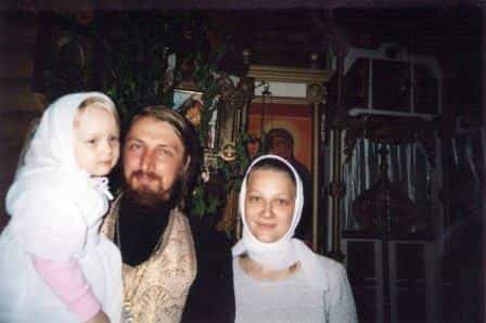 Сира и вдову приимет