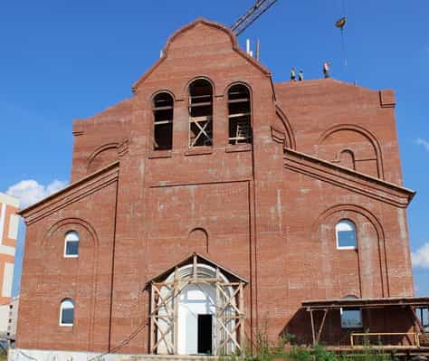 Состоится освящение и установка креста и купола на строящийся храм Рождества Пресвятой Богородицы в микрорайоне Чистые Пруды