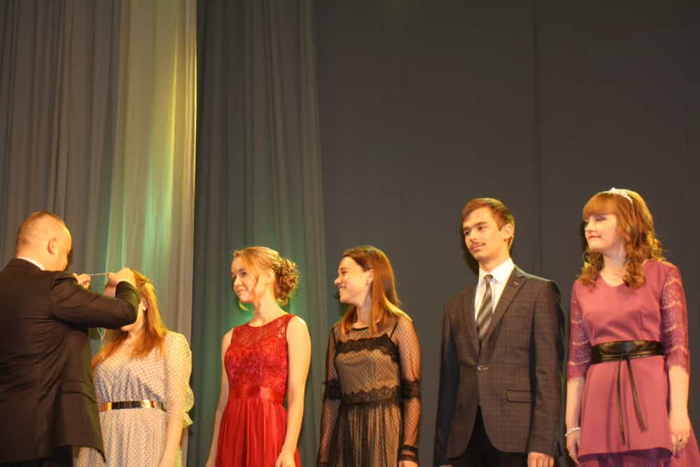 Выпускники Вятской православной гимназии приняли участие в Золотом бале медалистов