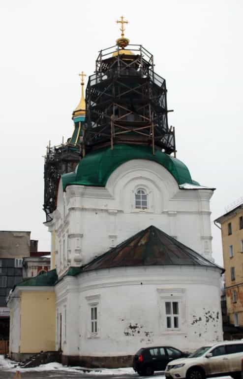 Митрополит Марк возглавил Литургию в престольный праздник Царево-Константиновской Знаменской церкви города Кирова