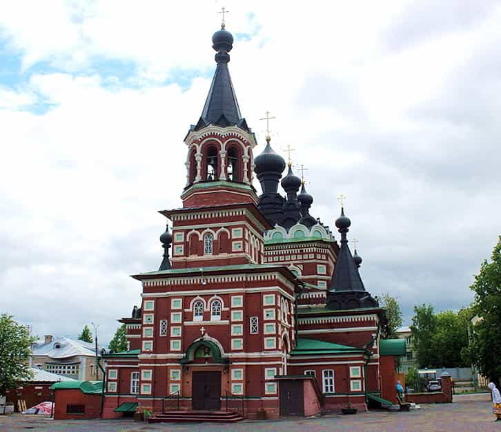 Троицкая родительская суббота в Свято-Серафимовском соборе города Кирова