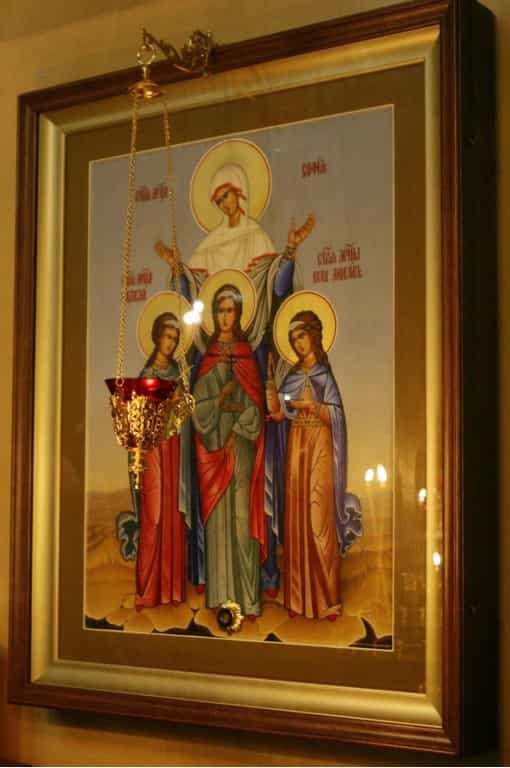 В храм Веры, Надежды, Любови и Софии прибыла частица мощей святой покровительницы