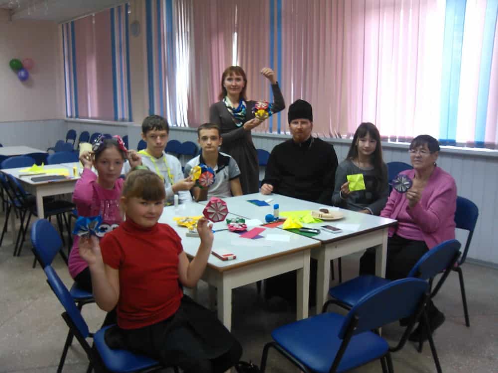 Настоятель храма Святителя Николая принял участие в работе Семейной гостиной