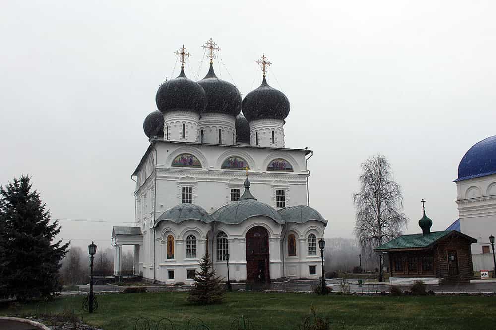 В Свято-Успенском кафедральном соборе почтили память святого Димитрия Солунского