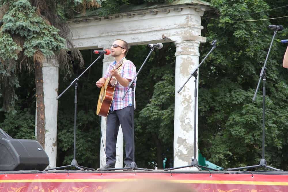 На Соборной площади города Слободского прошел II фестиваль православной песни «Свет веры»