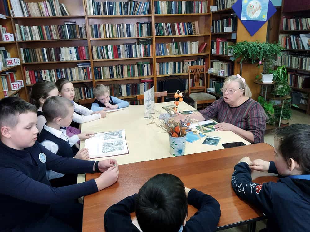 День православной книги в библиотеке села Среднеивкино