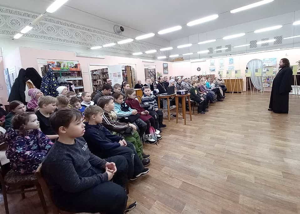 Выставка памяти новомучеников и исповедников в городе Слободском