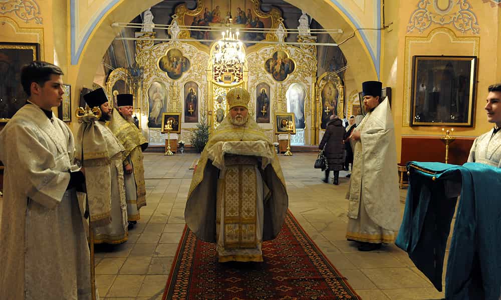 В праздник Обрезания Господня митрополит Вятский и Слободской Марк возглавил Божественную литургию в Успенском соборе Советска