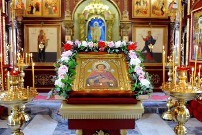 9 августа 2021 года — престольный праздник храма Великомученика и целителя Пантелеимона города Кирова