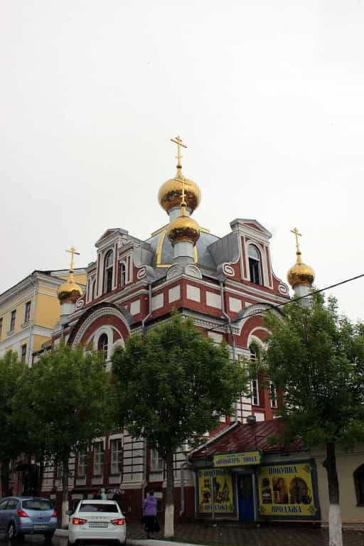 Митрополит Марк возглавил воскресное богослужение в Екатерининской церкви города Кирова