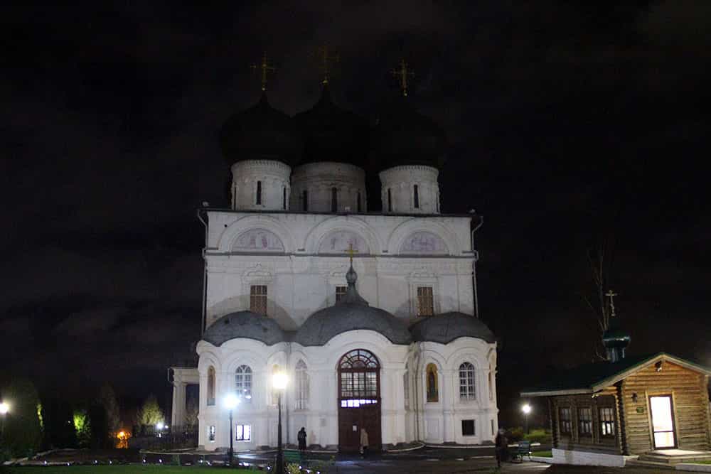 Богослужения в честь празднования Собора Вятских святых, Дня памяти преподобного Трифона Вятского в Свято-Успенском кафедральном соборе
