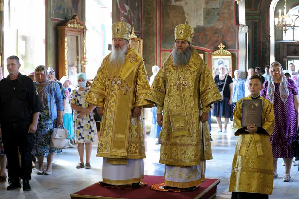 Божественная литургия в день преподобного Серафима Саровского