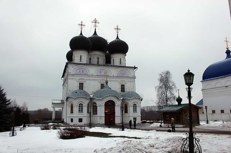 В Успенском кафедральном соборе состоялась торжественная встреча великих святынь