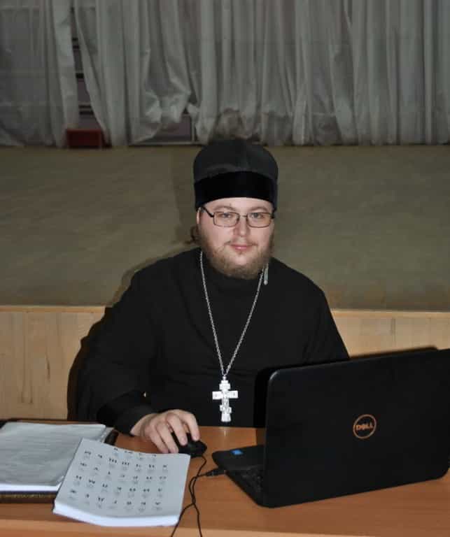 Урок доброты «Знакомимся с людьми, которые не видят и не слышат»