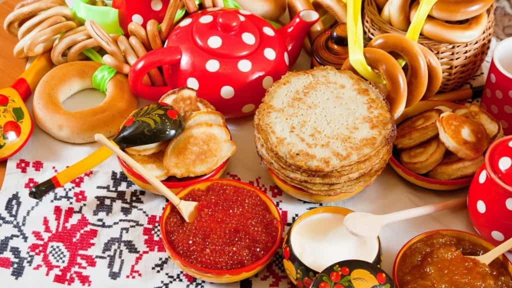 Приход храма великомученика и целителя Пантелеимона города Кирова приглашает на праздник Масленицы