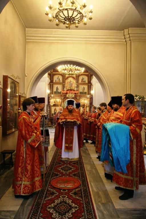 Ко Дню Светлого праздника Пасхи Христовой Митрополит Вятский и Слободской Марк вручил церковные награды клирикам Вятской Епархии