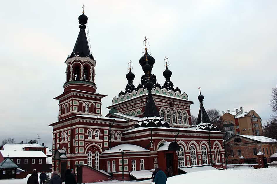 Богослужение архиерейским чином в престольный праздник Свято-Серафимовского собора города Кирова