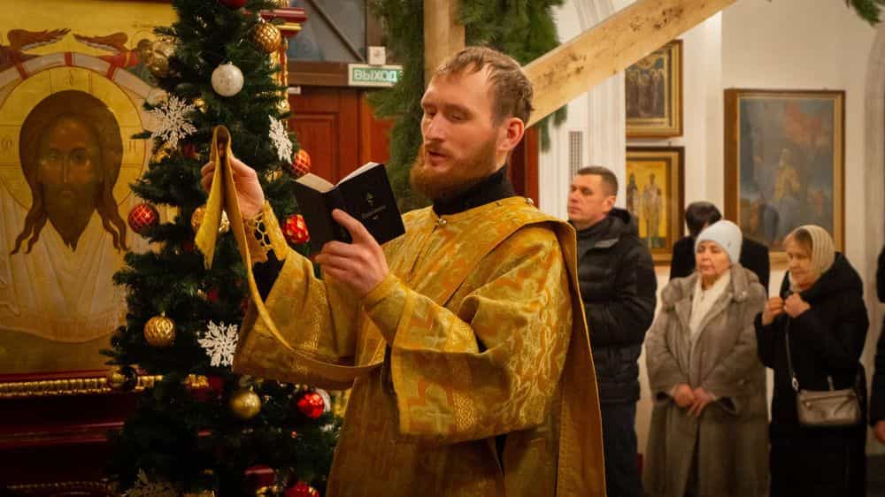 Божественная литургия в новогоднюю ночь
