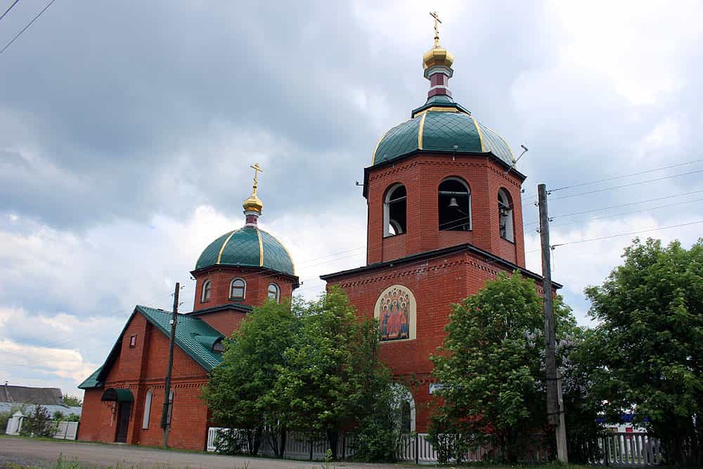 Торжественное Всенощное бдение в храме в честь Михаила Архангела в Радужном