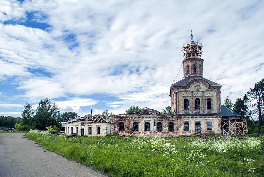 В храм Троицы Живоначальной возвращена старинная храмовая икона