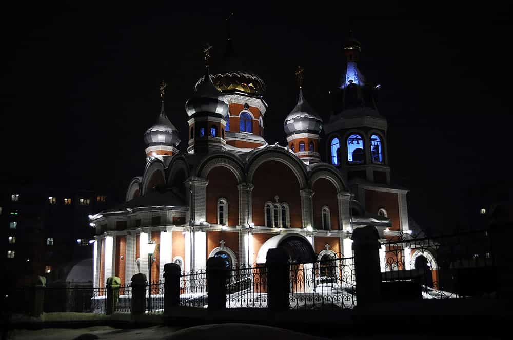 В храме Великомученика и целителя Пантелеимона г. Кирова впервые была совершена молодежная Литургия