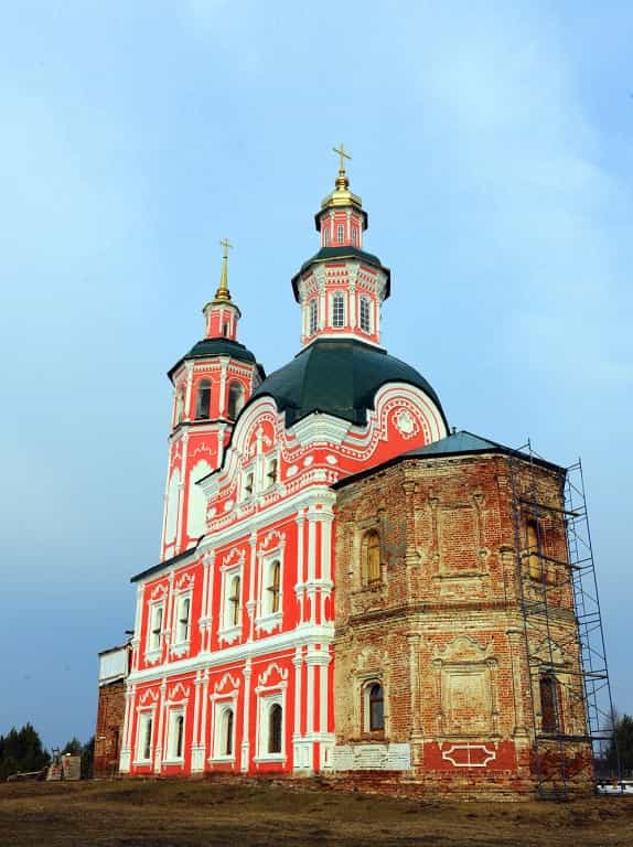 В праздник Похвалы Пресвятой Богородицы митрополит Марк совершил Божественную литургию в Спасском храме села Вяз