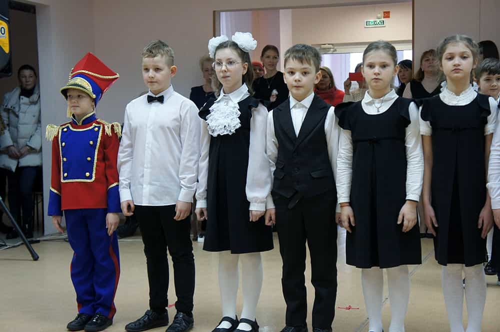 Сотрудники Воинского отдела Вятской епархии провели беседы о Российской армии со школьниками
