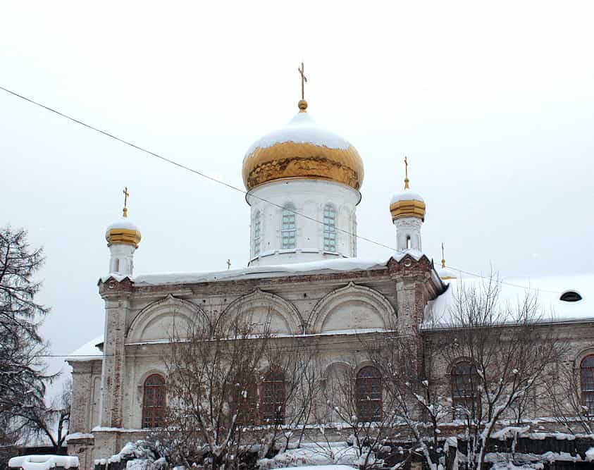 Торжественное богослужение в Свято-Духовском соборе города Слободского