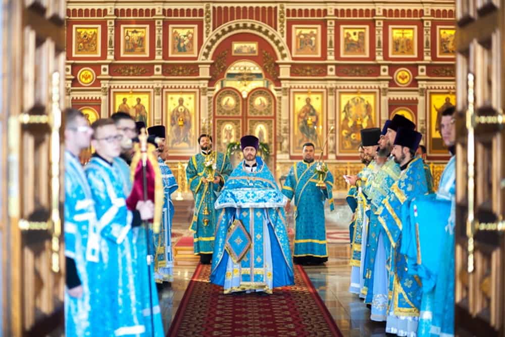 Митрополит Вятский и Слободской Марк возглавил Божественную литургию в Спасо-Преображенском кафедральном соборе Хабаровска