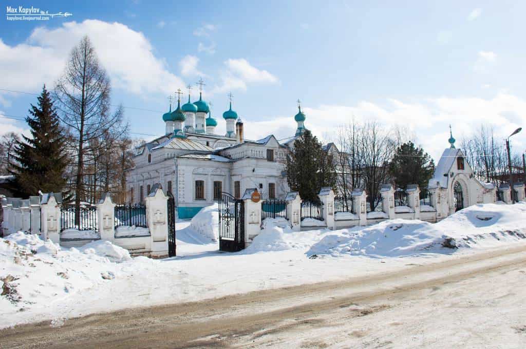 Участники Олимпиады по Основам православной культуры посетили храмы города Слободского