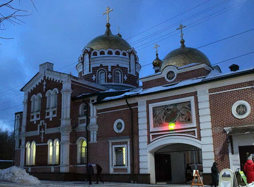 Торжественное богослужение в Христорождественском женском монастыре города Слободского