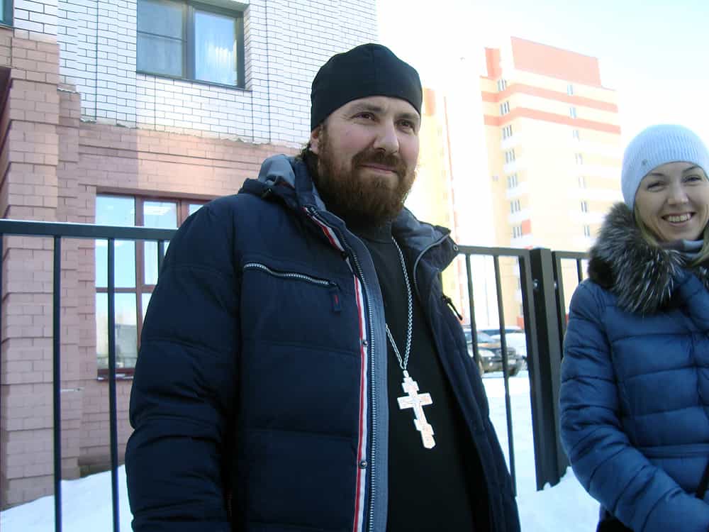 На площадке перед храмом в честь Сорока мучеников Севастийских города Кирова состоялся детский праздник «Весенние забавы»