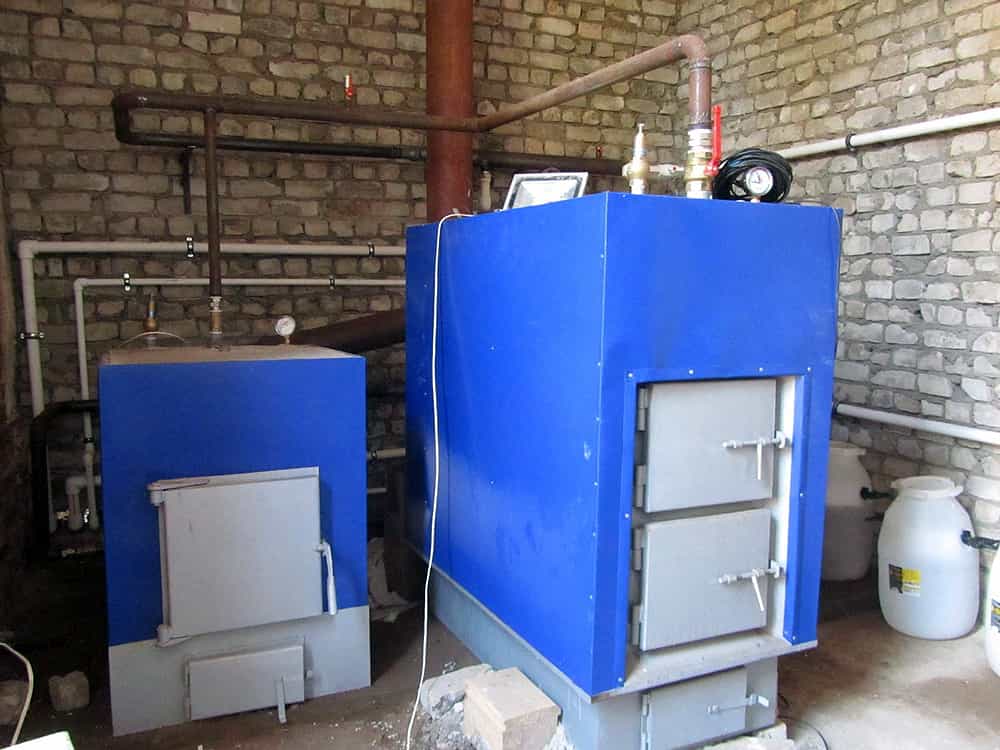 В Верхошижемье продолжаются строительные работы в храме Троицы Живоначальной