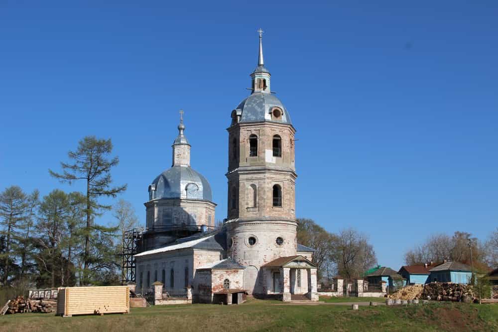 Паломническая служба «Святки» приглашает в храм Живоначальной Троицы с. Истобенск на престольный праздник