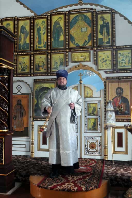 В субботу третьей седмицы Великого поста, накануне Крестопоклонной недели митрополит Марк совершил всенощное бдение в храме Рождества Пресвятой Богородицы Нижнеивкинского благочиния