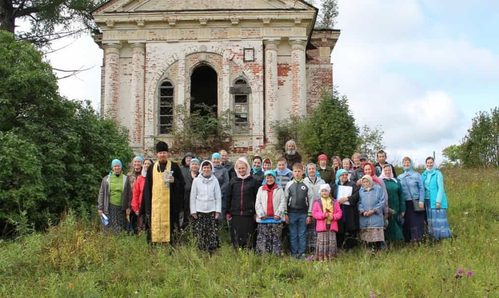 Состоялась паломническая поездка по старинным храмам Кукарского благочиния в рамках проекта «Возрождение святынь земли Вятской»