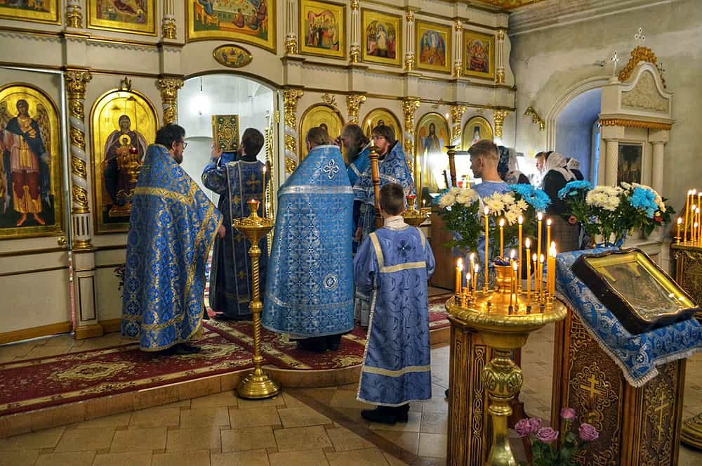 Престольный праздник храма в честь иконы Божией Матери «В скорбех и печалех Утешение» города Слободского