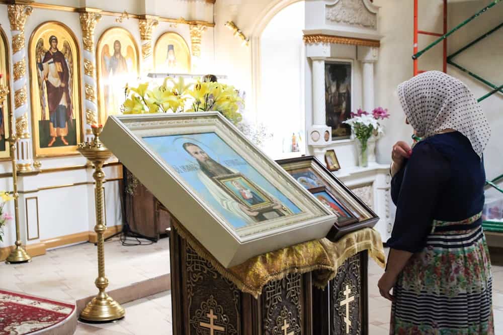 В храм иконы Божией Матери «В скорбех и печалех Утешение» г. Слободского передана икона и частица облачения святого Иоанна Кронштадтского