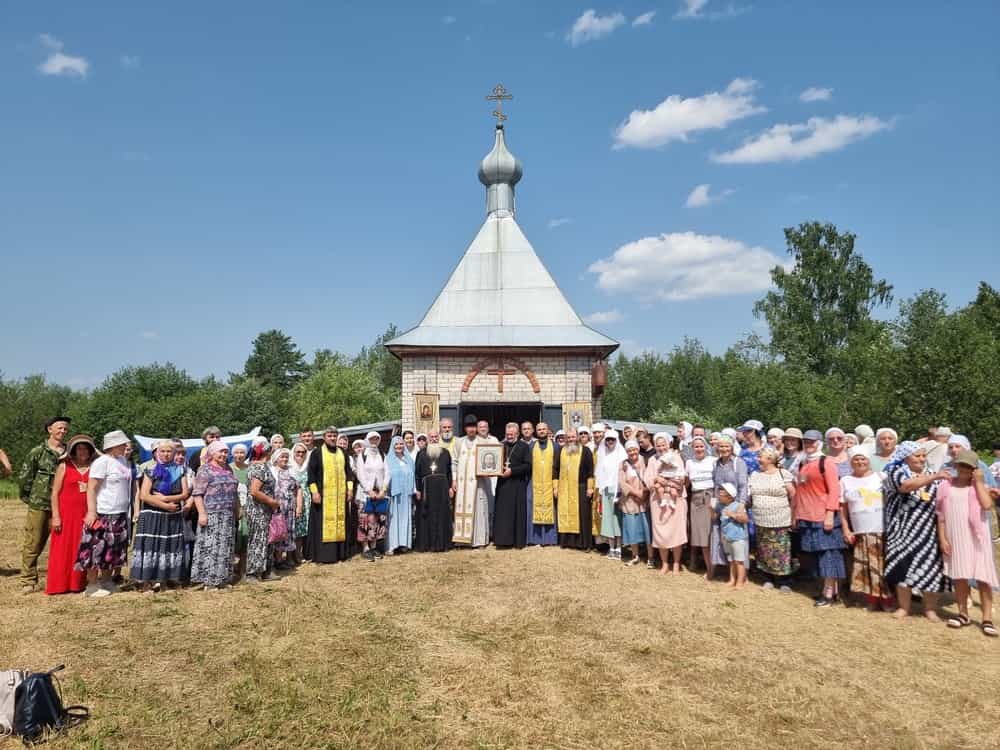 В Нижнеивкинском благочинии состоялся крестный ход и праздничные богослужения на месте явления иконы Спаса Нерукотворного