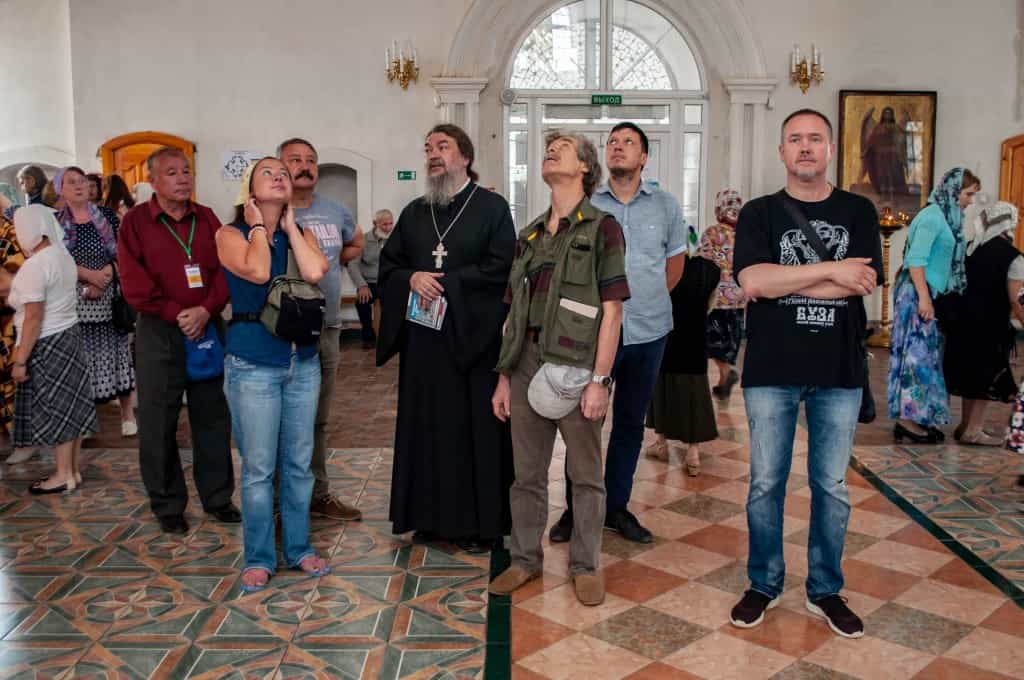 Свято-Троицкий кафедральный собор города Уржума посетили участники XIII всероссийского Васнецовского пленэра