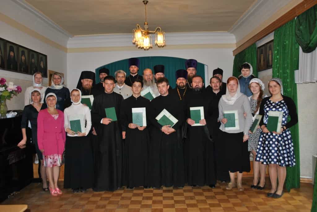 Студенты Вятского Духовного училища получили дипломы