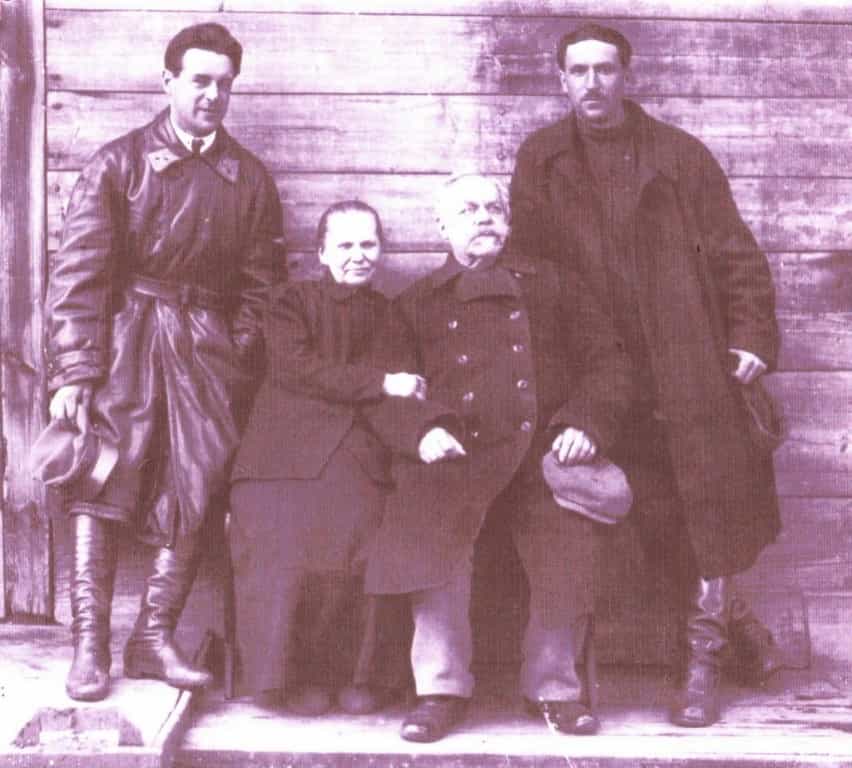 Сестра и брат Хохряковы