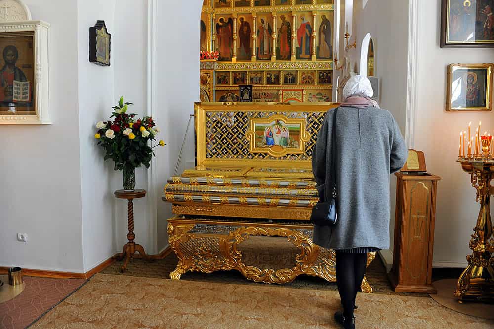 В День памяти святителя Виктора (Островидова) в Преображенском монастыре состоялись праздничная Литургия и крестный ход