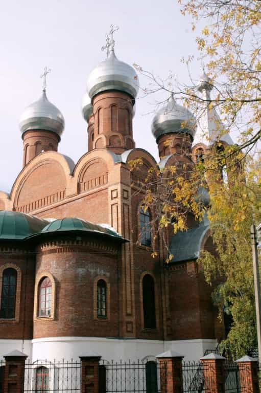 В Всехсвятском соборе г.Кирово-Чепецка состоялись торжества по случаю престольного праздника и презентация книги о первом настоятеле храма