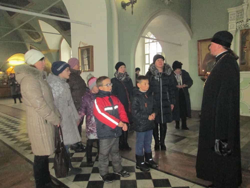 Мастер-класс по изготовлению декоративных тарелочек с изображением Троицкой церкви слободы Макарье