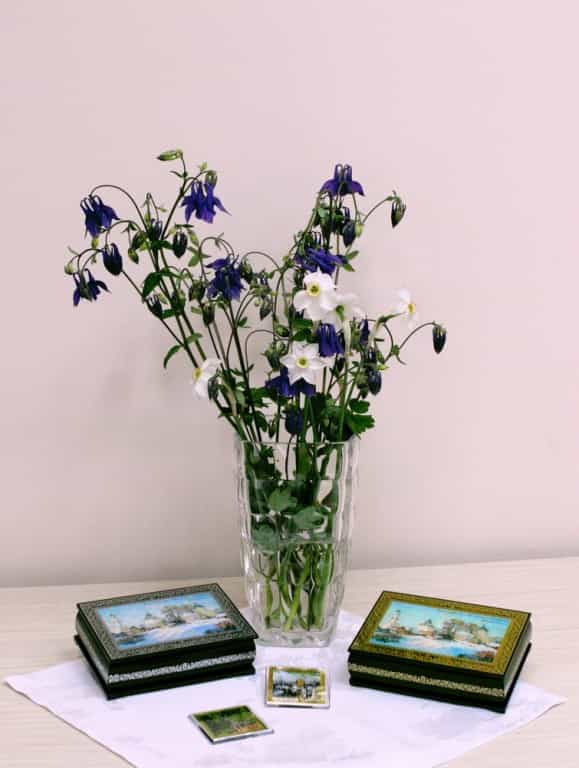 В церковные лавки городских храмов поступили памятные шкатулки с изображением архитектурно-храмового комплекса села Великорецкого