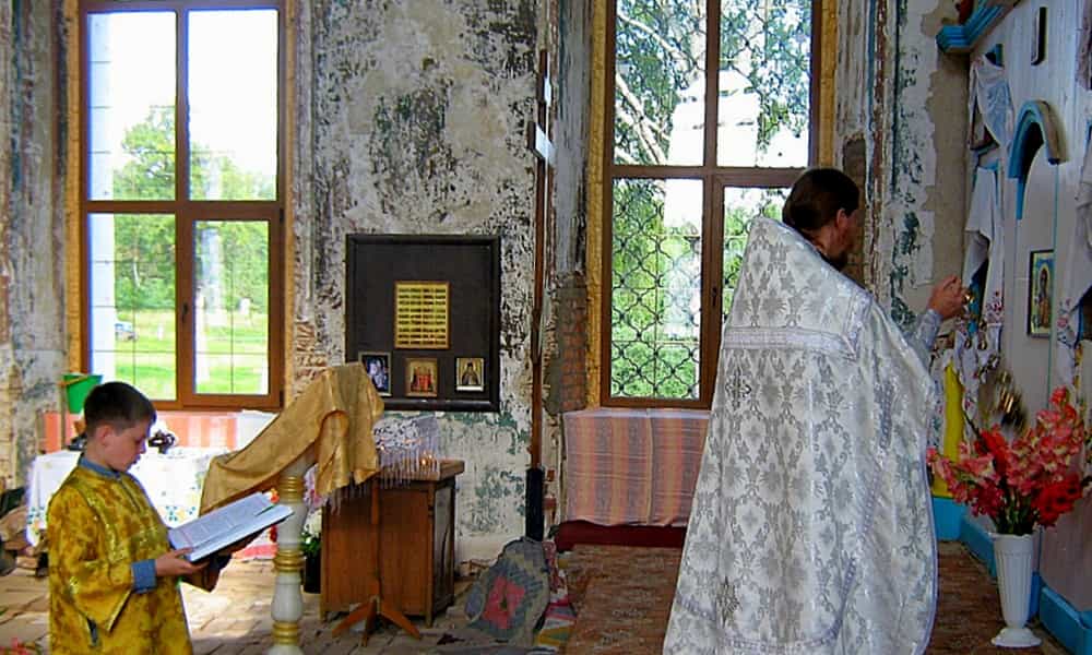 Божественная литургия в храме Владимирской иконы Божией Матери села Илгань