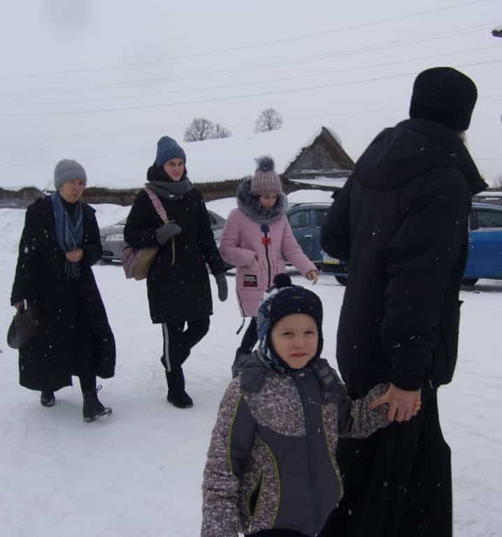 Учащиеся воскресной школы Всехсвятского собора города Кирово-Чепецка совершили паломническое путешествие в Кукарское благочиние