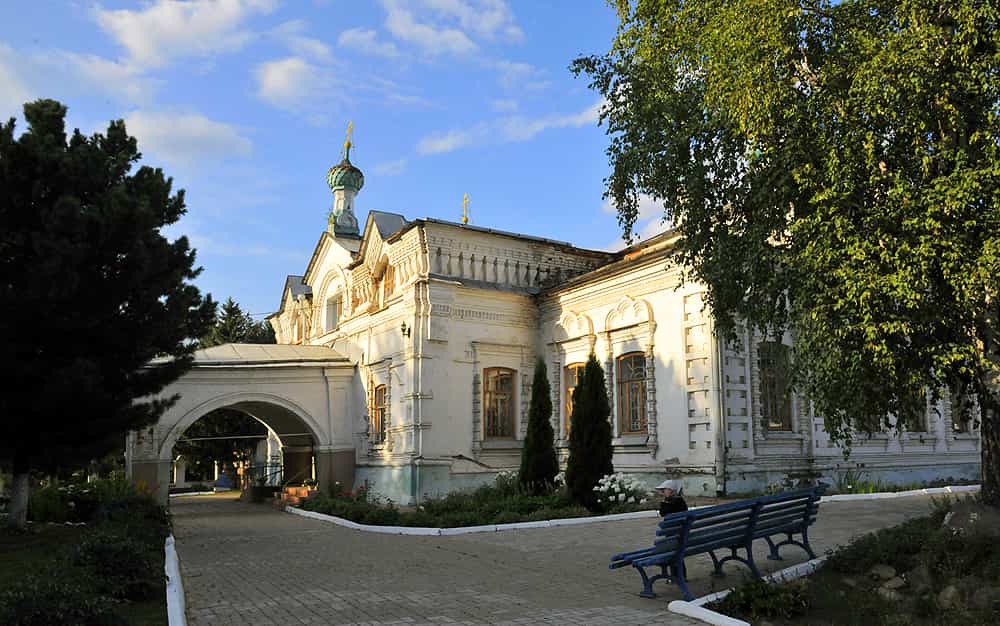 Молебен святому благоверному князю Александру Невскому в Екатерининском соборе города Слободского