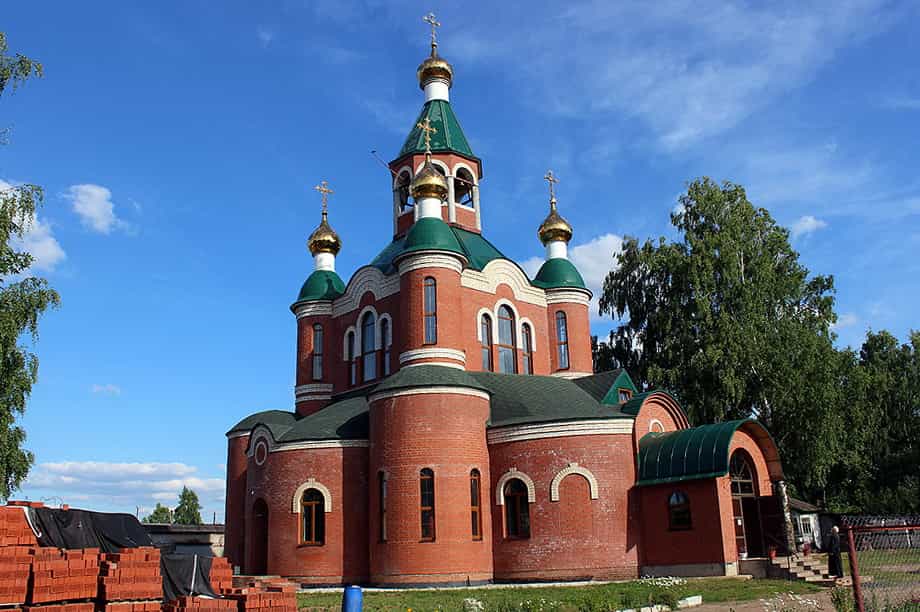 Архиерейское служение накануне Дня памяти святых апостолов Петра и Павла в Кирово-Чепецком благочинии